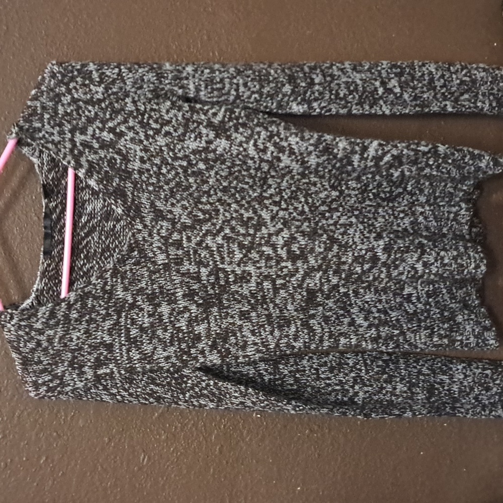 Women's hooded light sweater